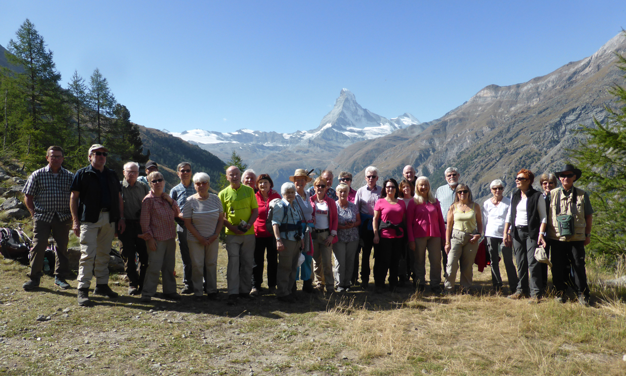 019 Die Wandergruppe vor dem Matterhorn