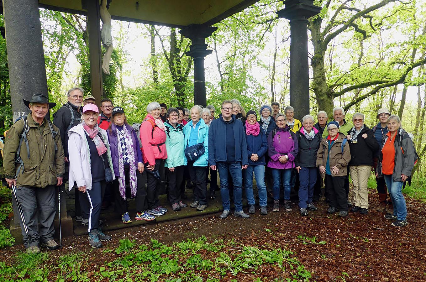 40 Die Wandergruppe mit Ortsführer Michael Reuter